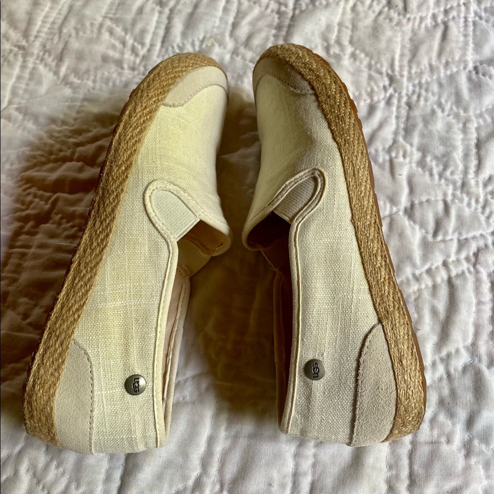 ⭐️UGG Slip-on Loafers⭐️ - Picture 6 of 10